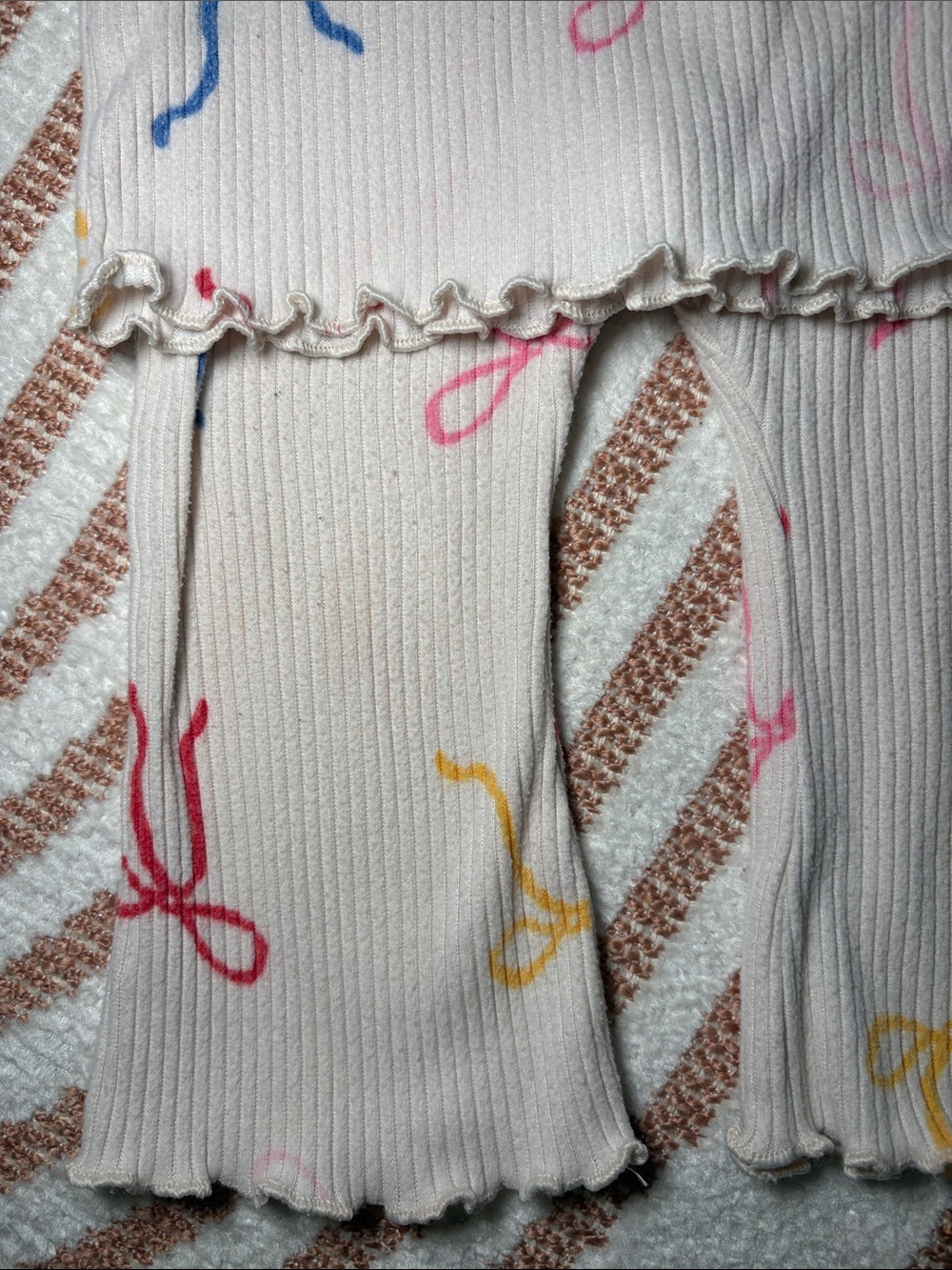 Old Navy Cream Ribbed Bow Set - Picture 4 of 7